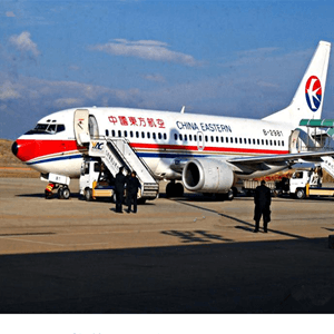 鄂伦春机场空运航空快运业稳步发展的原因是什么？